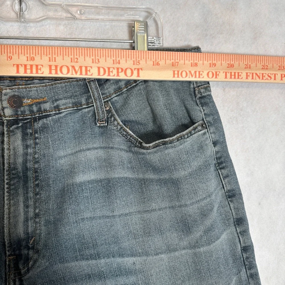 Signature Levi Strauss Jeans Mens 38x34 Athletic Fit Blue Denim Good Stretch